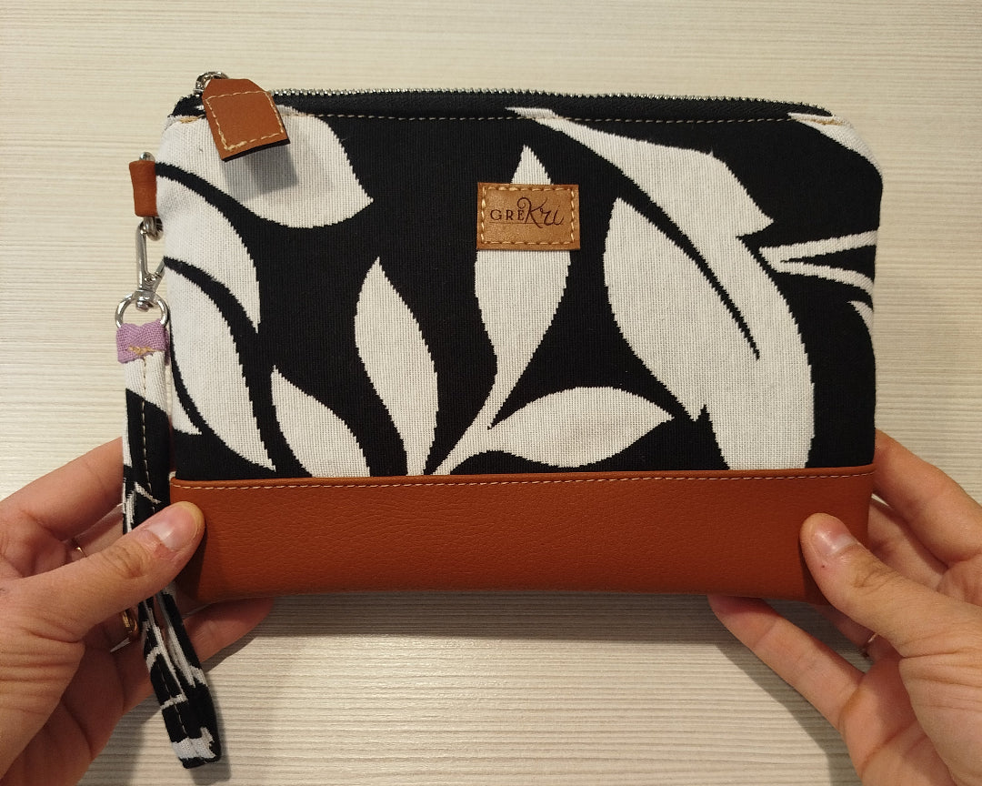 Pochette foglie Black & White fronte- GreKri Bags